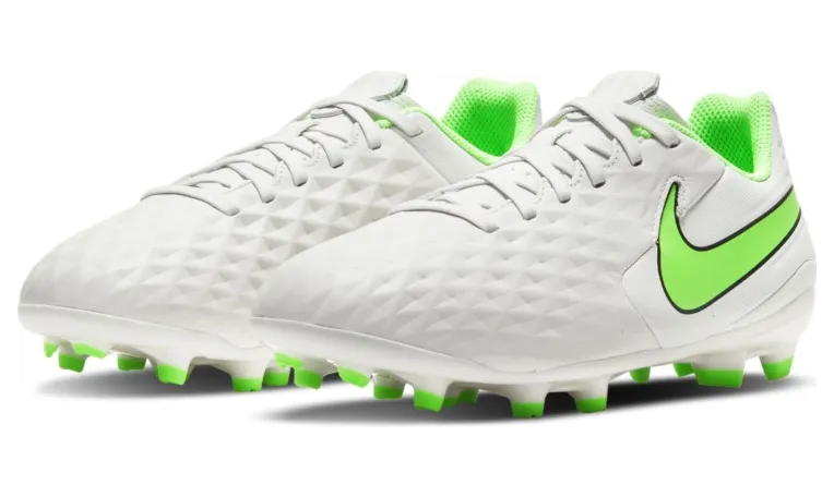 Nike Jr. Tiempo Legend 8 Academy MG Fußballschuh für verschiedene Böden für jüngere/ältere Grau (AT5732-030)