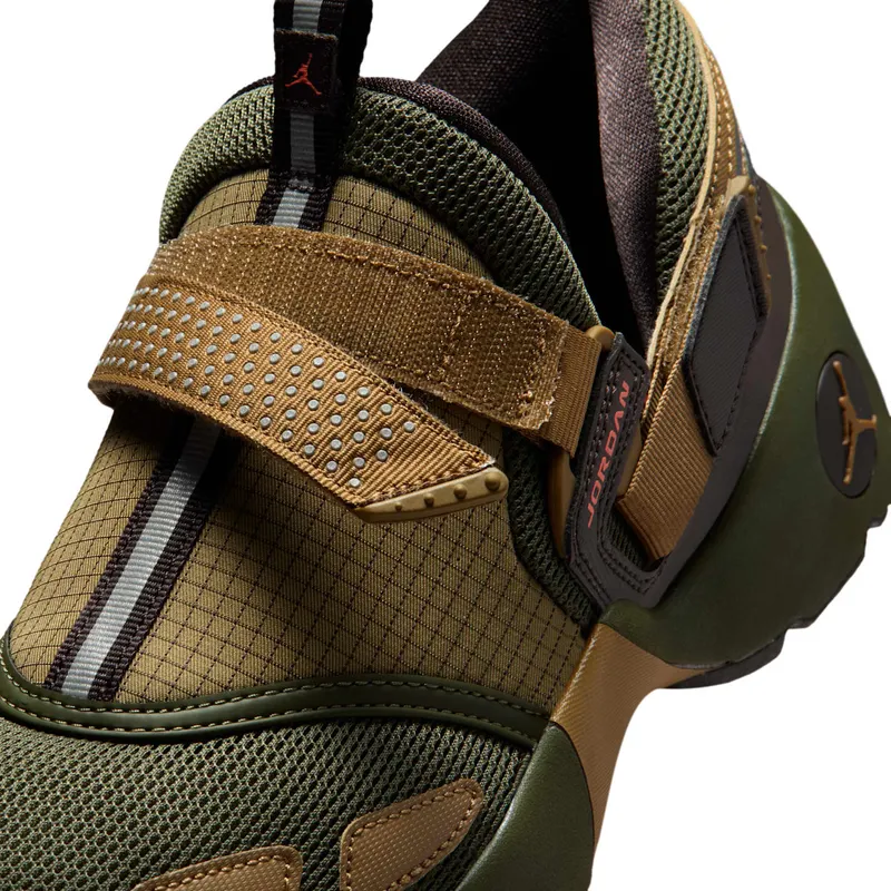 air-jordan-trunner IO4190-300