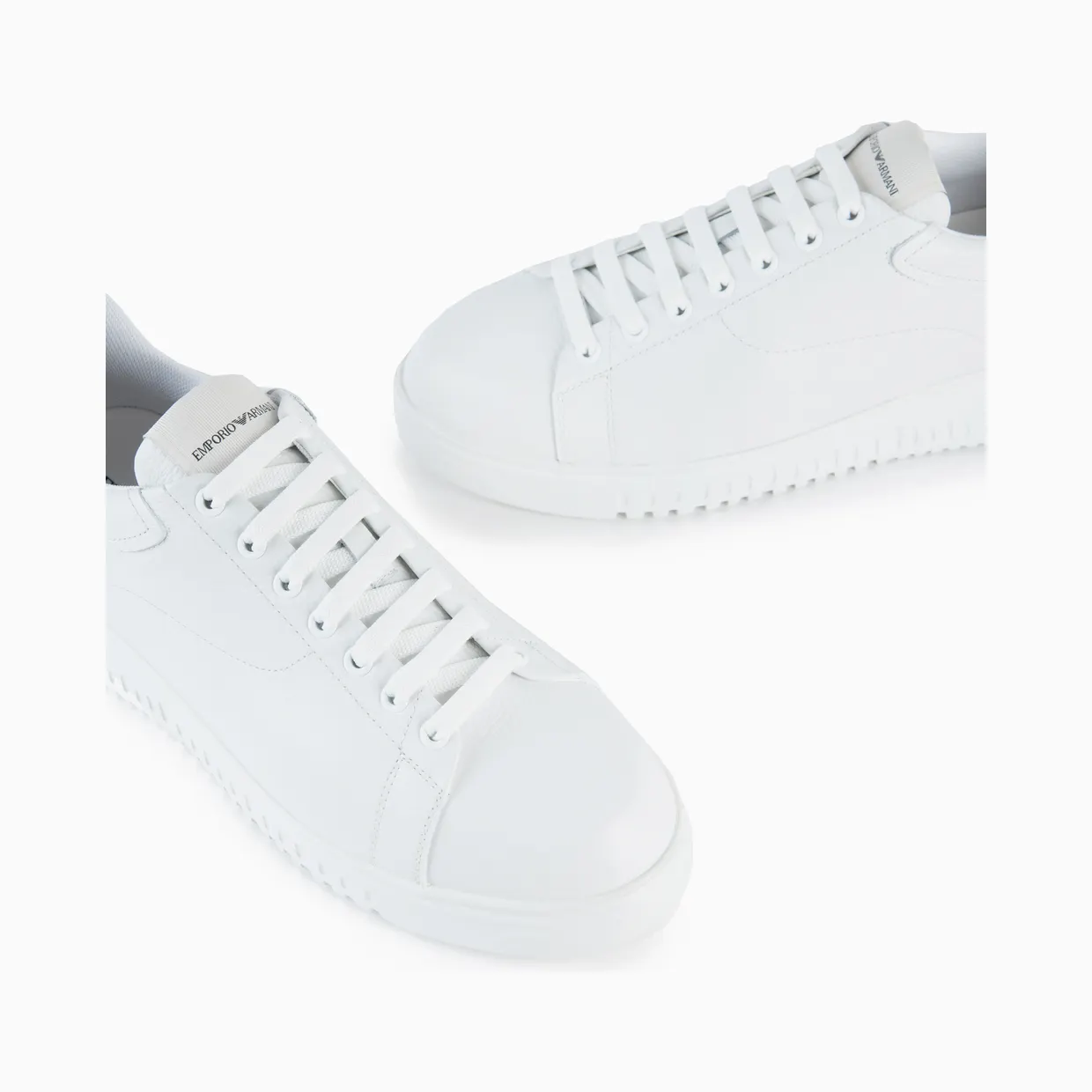 Armani Low-Top In Tumbled Leather Essential (X4X264-XF768-00001) (5)