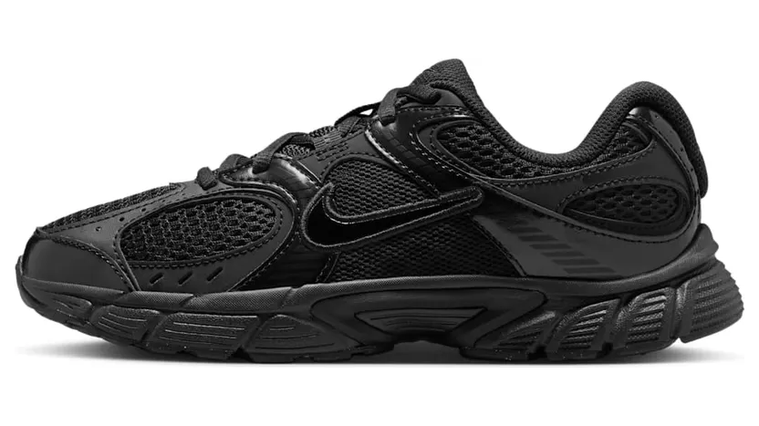 Nike V5 RNR GS “Triple Black” (HQ6411-002)
