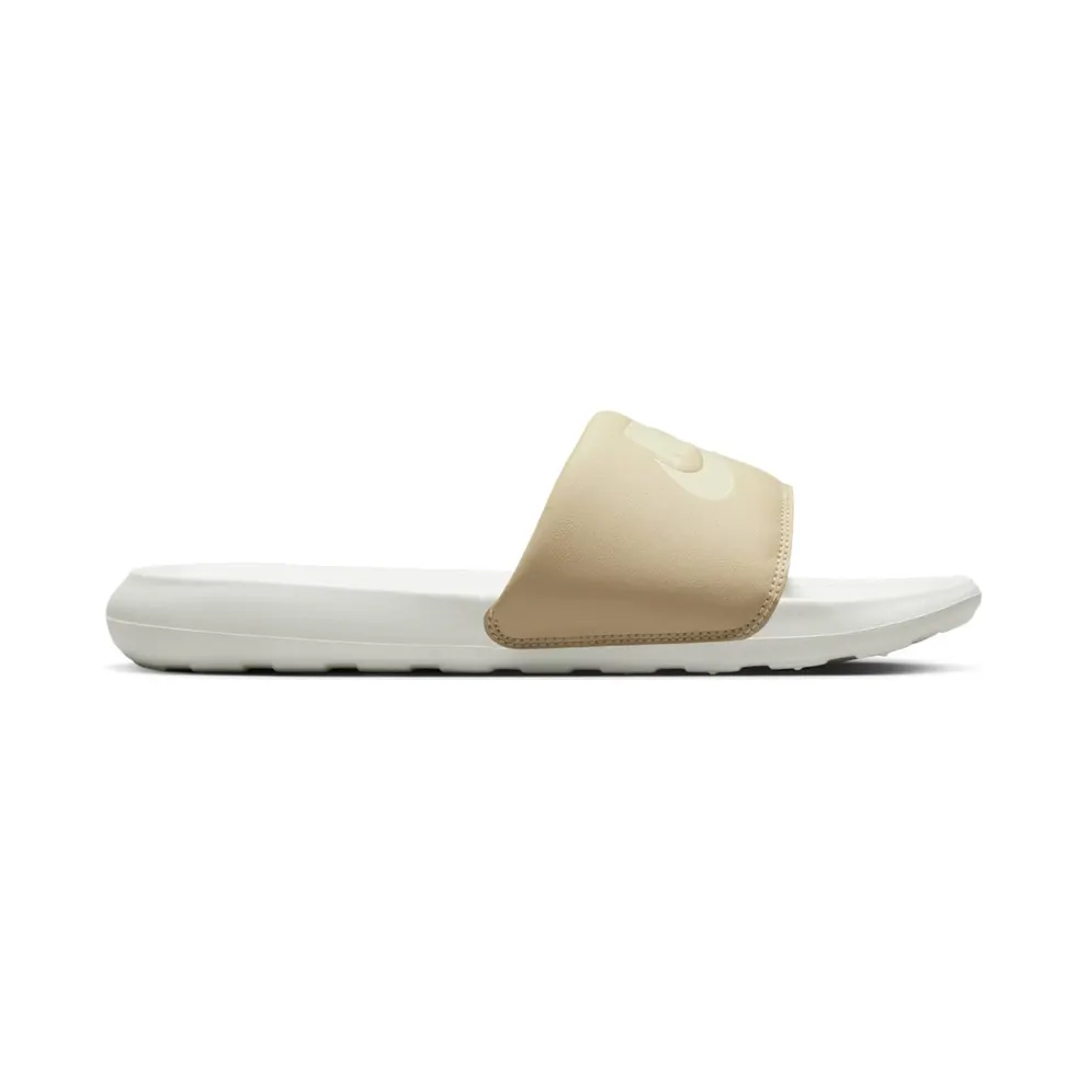 Nike Victori One “Sanddrift Coconut Milk” (CN9677-108)