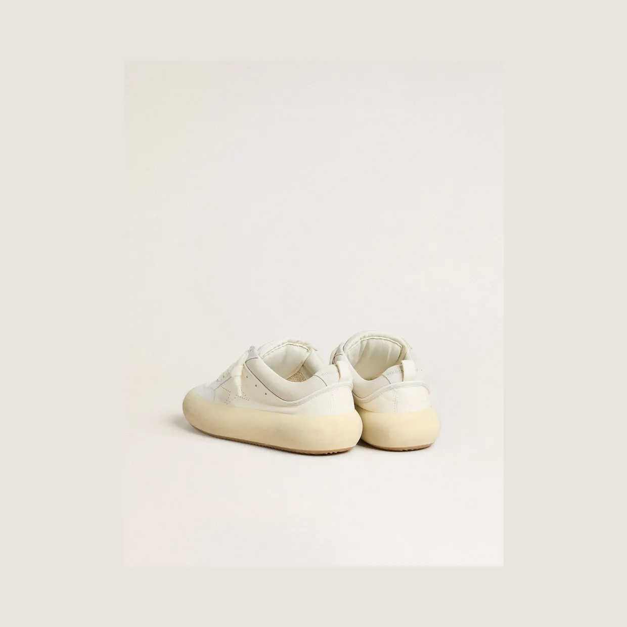 Golden Goose Space-Star Cube In White Leather With Perforated Star (GMF00807.F007094.10359) (4)