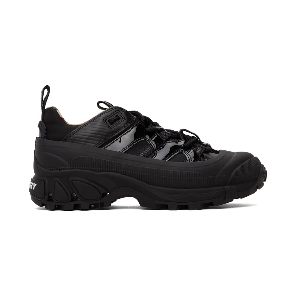 Burberry Black Patent Arthur (8036166)