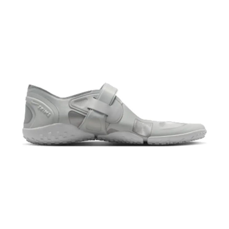 nike-rift IQ7158-002