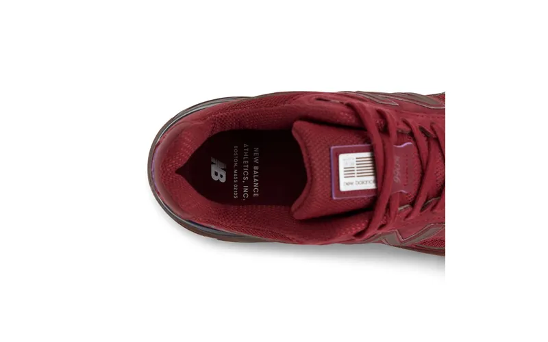 New Balance 990v4 Made in USA “Monarch Burgundy” (U990BR4): het bordeaux paar dat je op 24 september niet mag overslaan (4)
