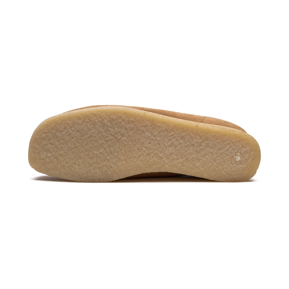 Clarks Wallabee “Light Tan Nubuck” (26162515)