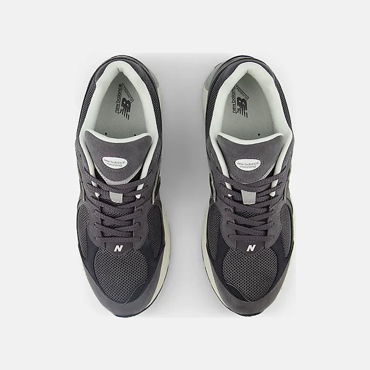 new-balance-2002r M2002RFL
