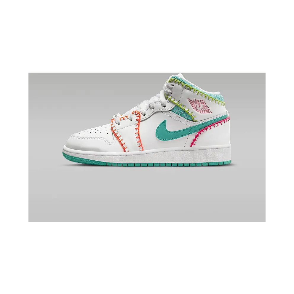 Air Jordan 1 Mid SE Older Kids’ White (DM6218-100)