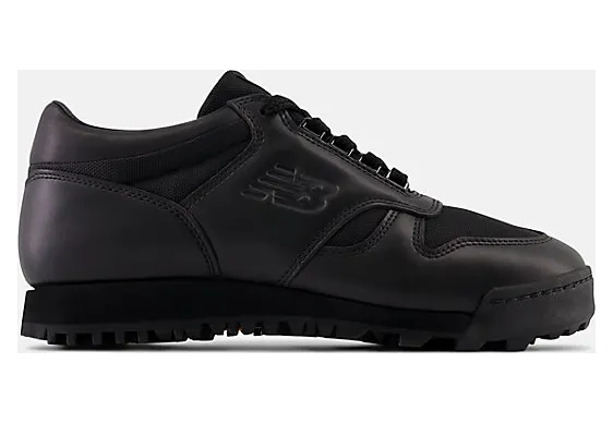 New Balance Rainier Low “Triple Black” (UALGSBBB)