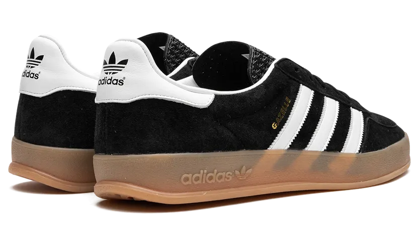 adidas Gazelle Indoor “Core Black”: tijdloos zwart-wit, plat profiel (2)