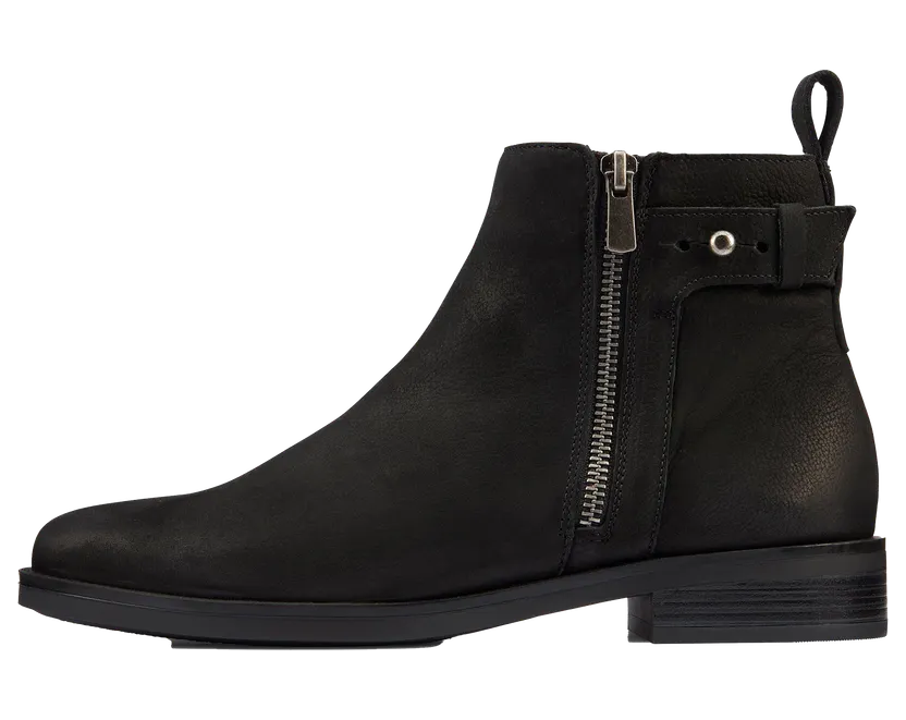 Clarks MEMI LO “Black” (26162170)