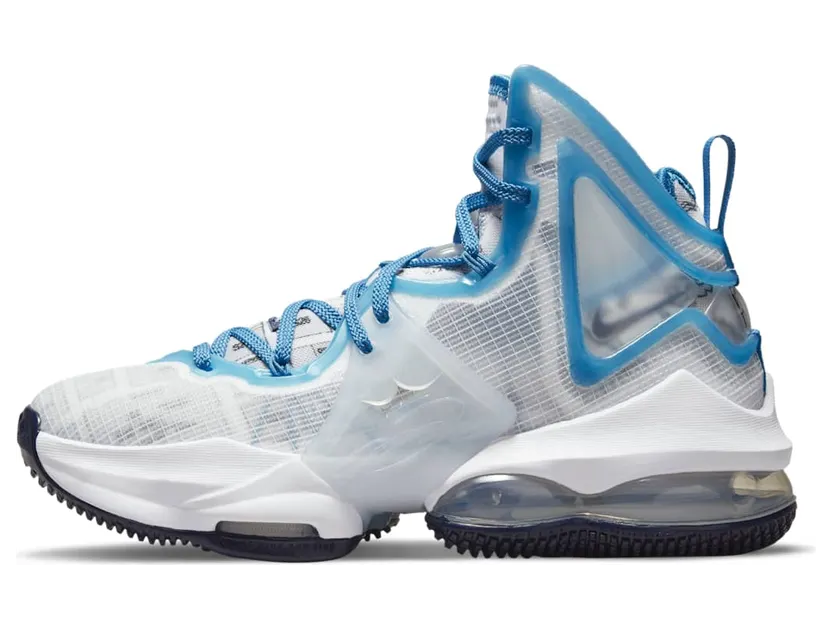 LeBron 19 voor kids Wit (DD0418-100)