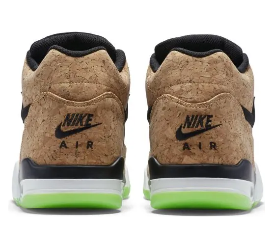 nike-sneaker 748281-100