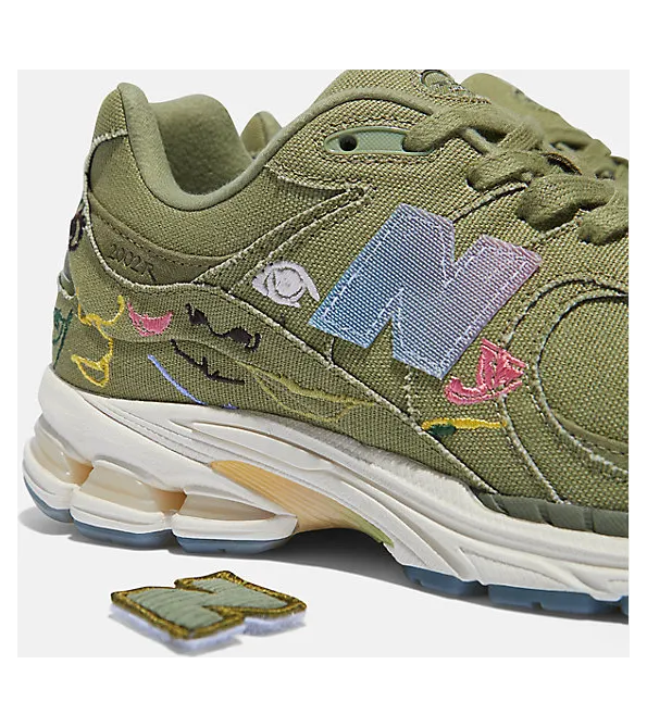 new-balance-2002r M2002RAG