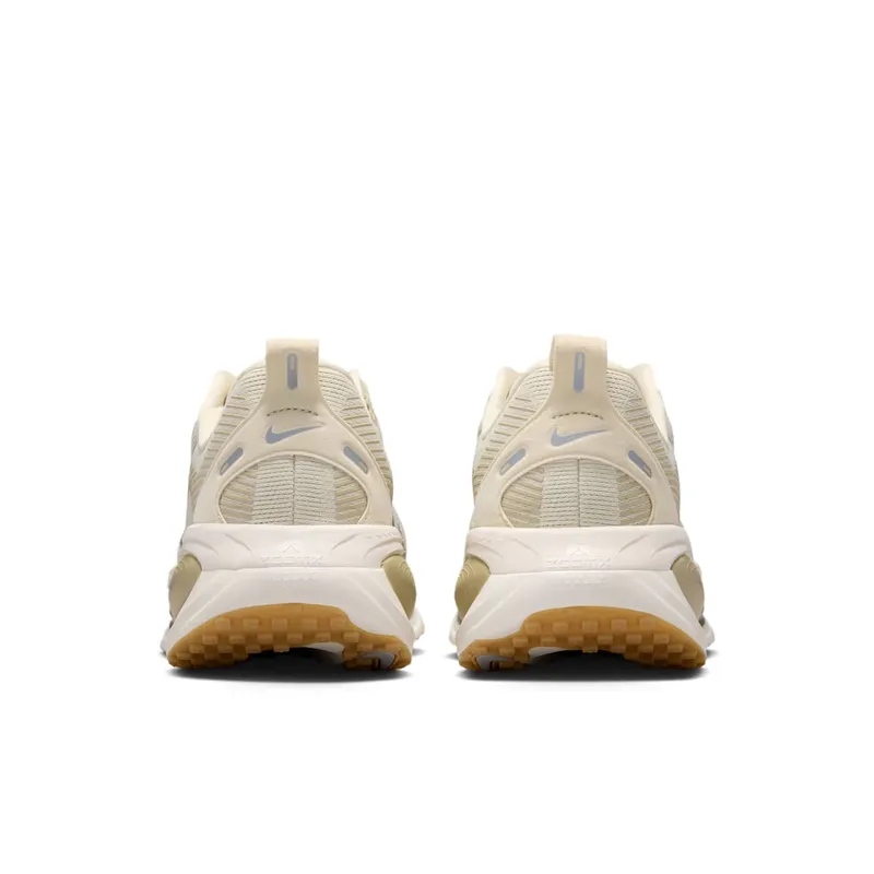 Nike Vomero 18 Light Khaki/Desert Khaki/Sail/Metallic Silver (IM8333-200)