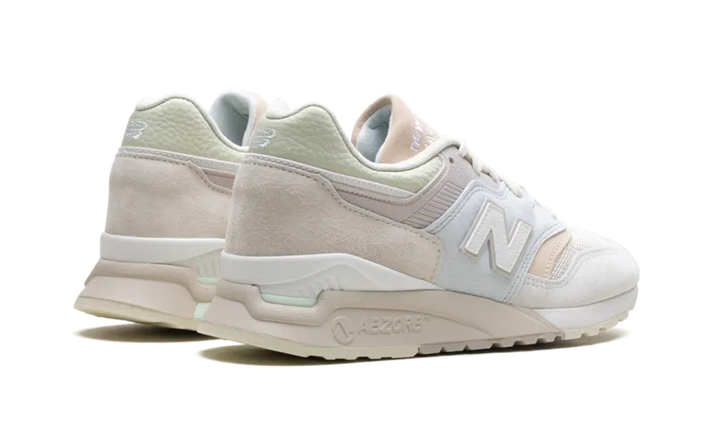 New Balance 997.5 “MiUSA Kith Easter White Ice Blue Peach” (U9975KT)