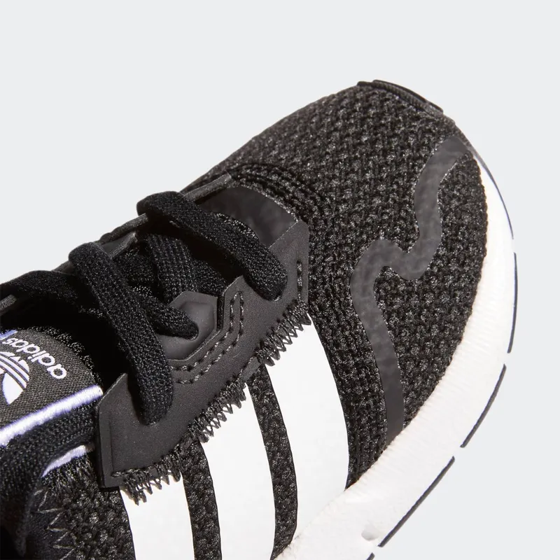 Adidas Swift Run X Core Black / Cloud White / Core Black (FY2184)