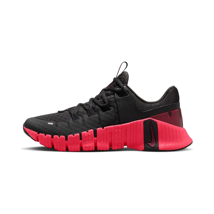 Nike Free Metcon 5 “Black / Challenge Red / Team Crimson / Siren Red” (DV3950-003)