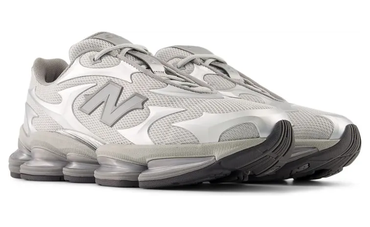 New Balance Abzorb 2000 “Silver Metallic”: zilver draagt als grijs (4)