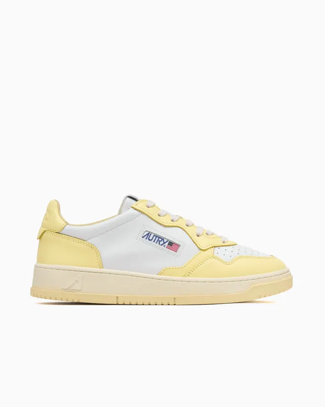 Autry Medalist Low Yellow (AULMWB63)