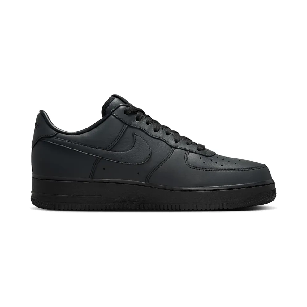Nike Air Force 1 Low “.SWOOSH – Triple Triple Black” (HJ9348-001)
