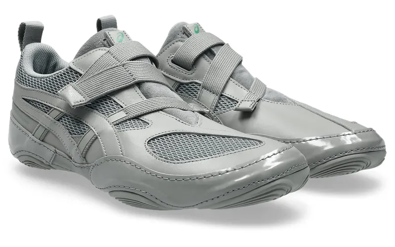 Issey Miyake x Asics Hyper Taping “Grey” (1203B189020)