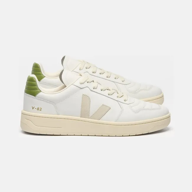 Veja V-82 LEATHER White