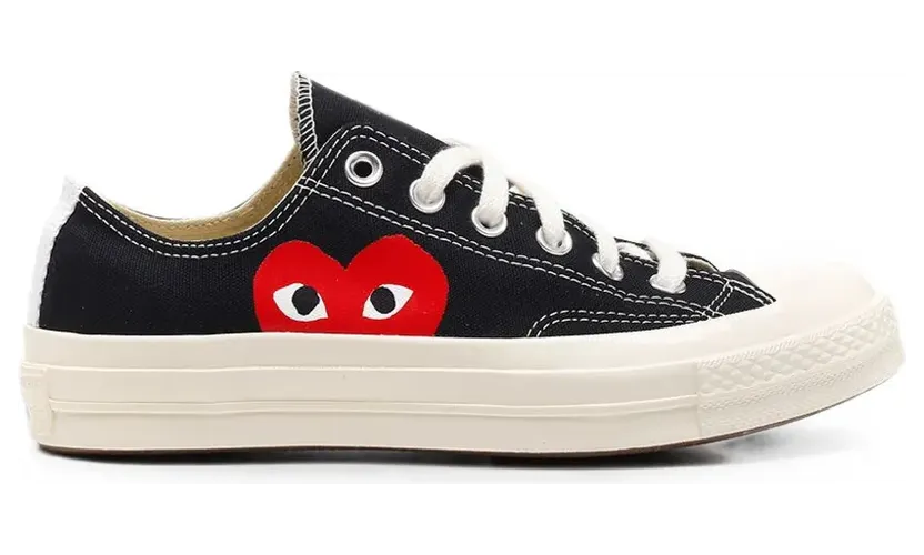Comme Des Garçons Play x Converse Sneakers mit Herzprint – Schwarz (AZK111001)