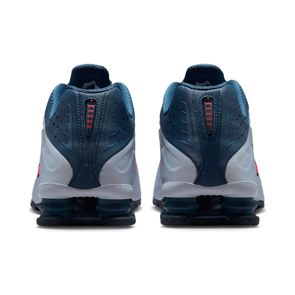 Nike Shox R4 “Football Greyq” (HQ1988-012)