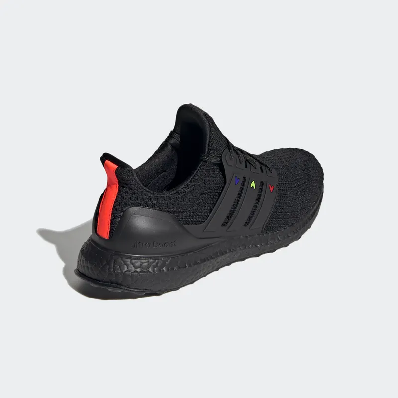 Adidas UltraBoost 4.0 DNA ‘Black Hearts’ Core Black/Core Black/Gold Metallic (GZ9227)