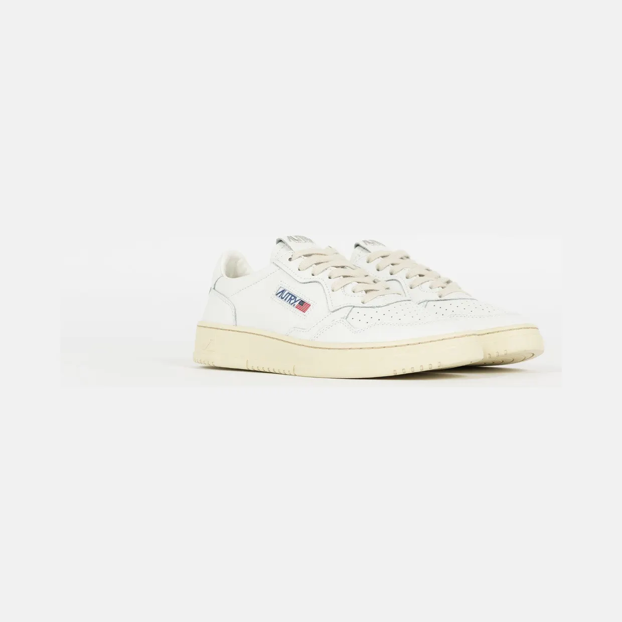 Autry Medalist Low LL15 “White” (AUL-LL15-WHT) (2)