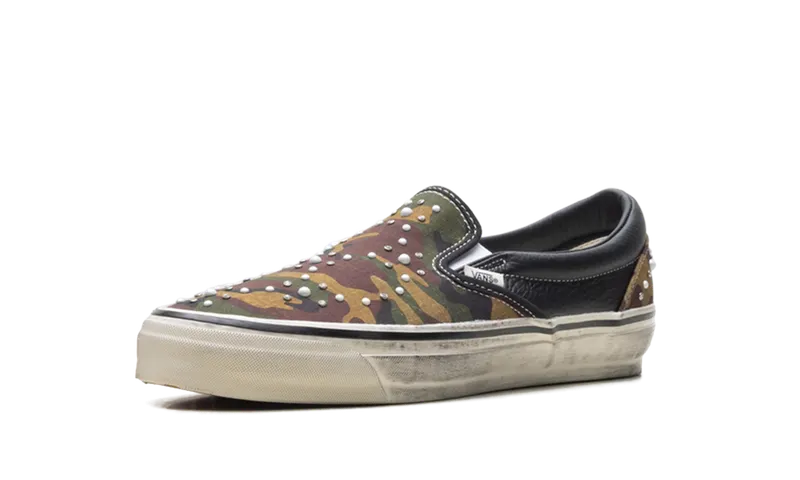 Vans LX Classic Slip-On 98 “Pearlized Pack Camo Black” (VN000D9PCAK)