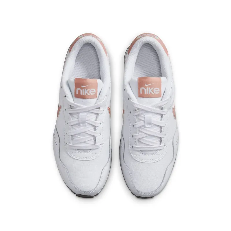Nike MD Valiant SE Older Kids’ White (DM1273-100)