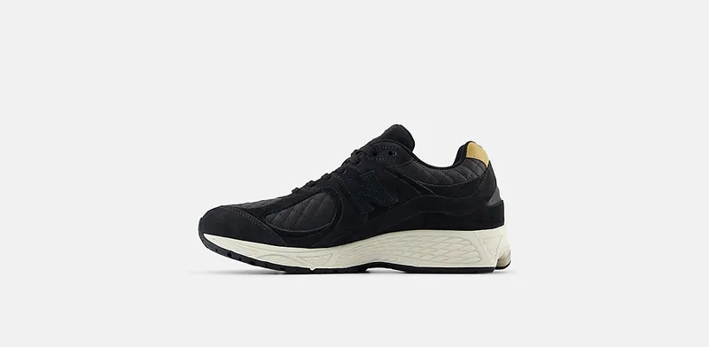 New Balance 2002R Quilted Black (M2002RPG)