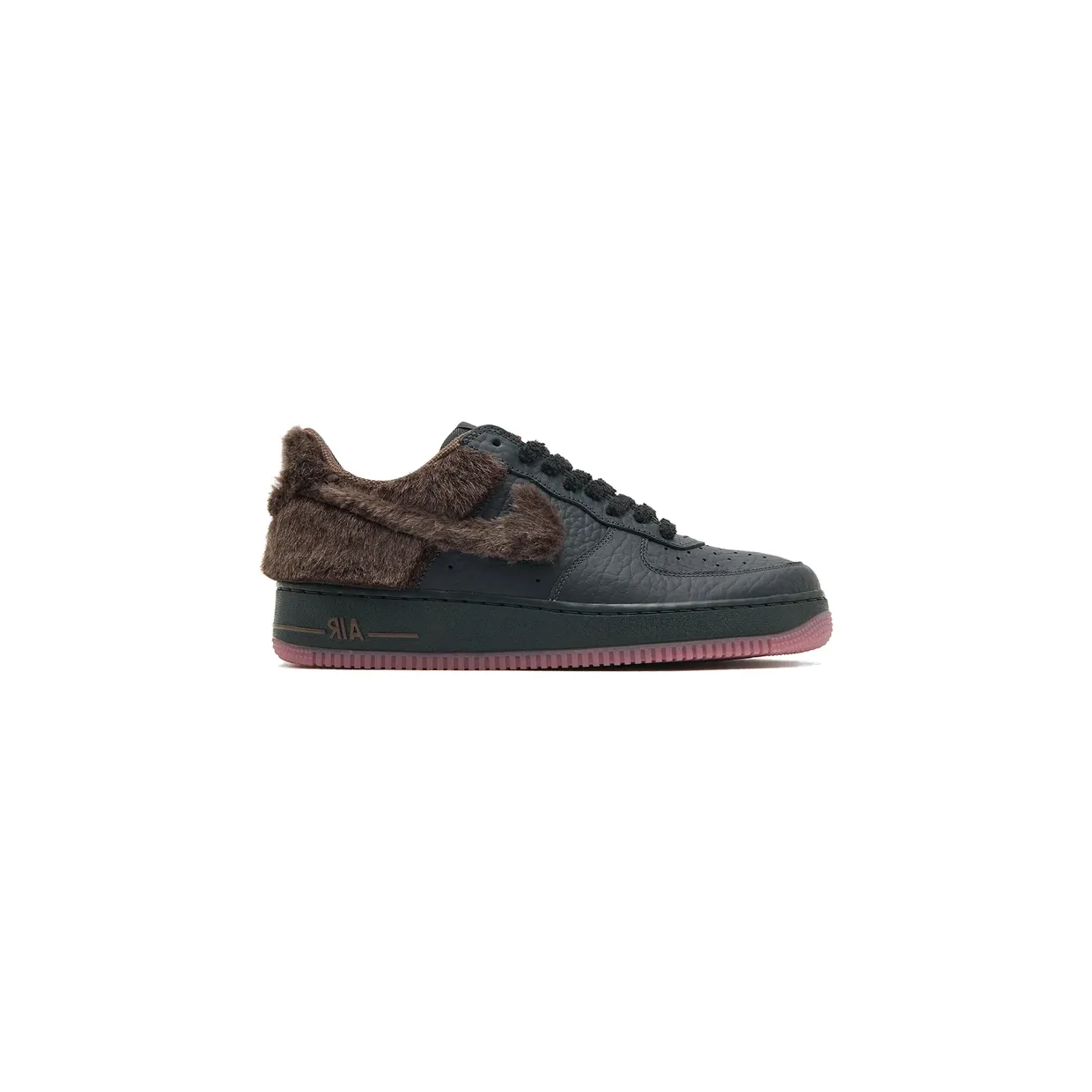 AF1 “NYC Rat”: bruine bontvacht op de Swoosh, en ja, dat is expres
