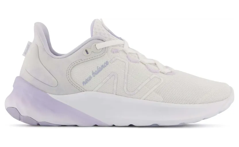 new-balance-sneaker WROAVCG2