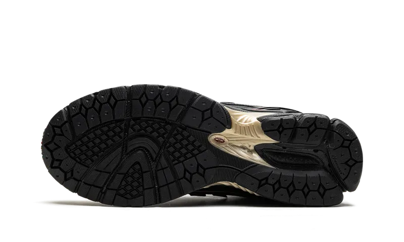 New Balance 1906R “Kith- Black” (M1906RKS)