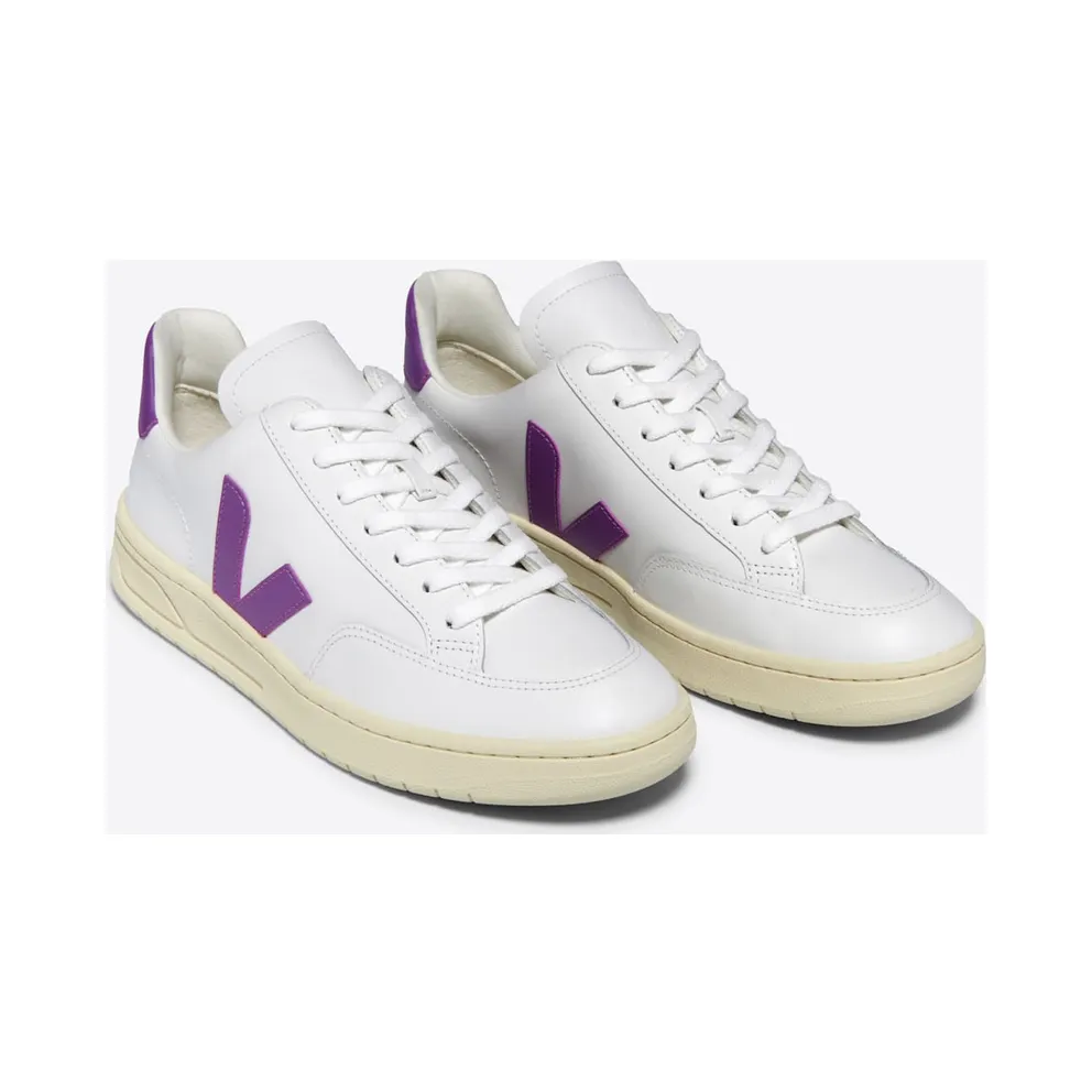 Veja V-12 Leather (XD0203678A)