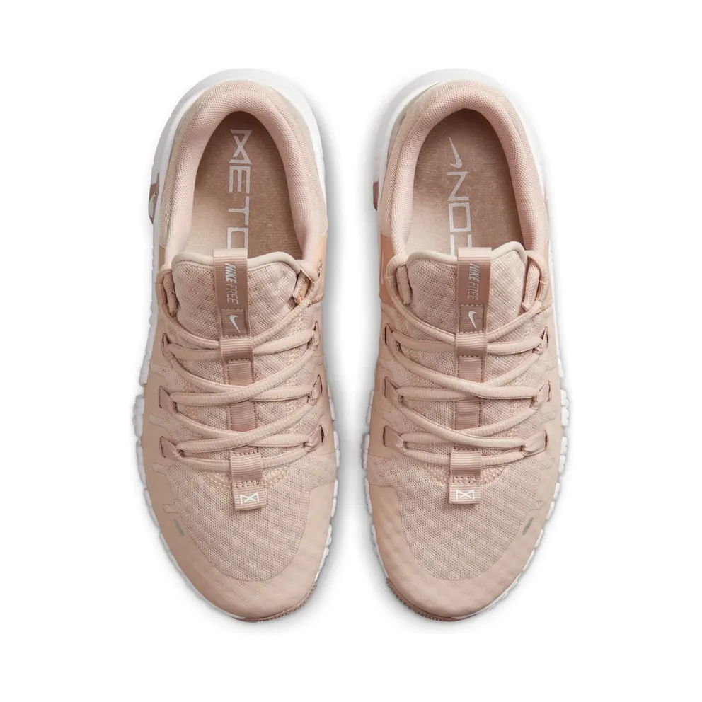 Nike Free Metcon 5 “Pink Oxford” (DV3950-600)