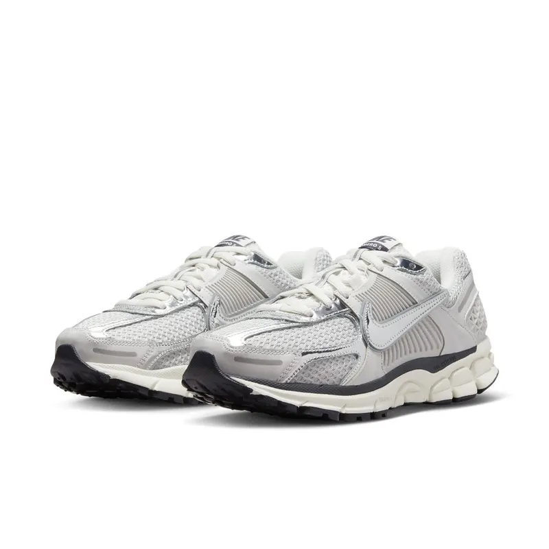 Nike Zoom Vomero 5 Photon Dust/Gridiron/Sail/Chrome (FD0884-025)