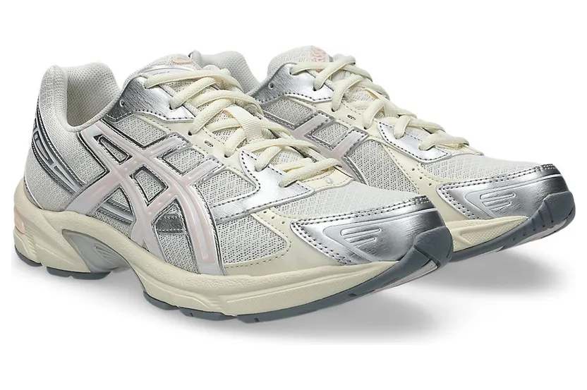 Asics Gel-1130 “Cream / Pink Cloud”: zachte tinten, stoer gedragen (2)
