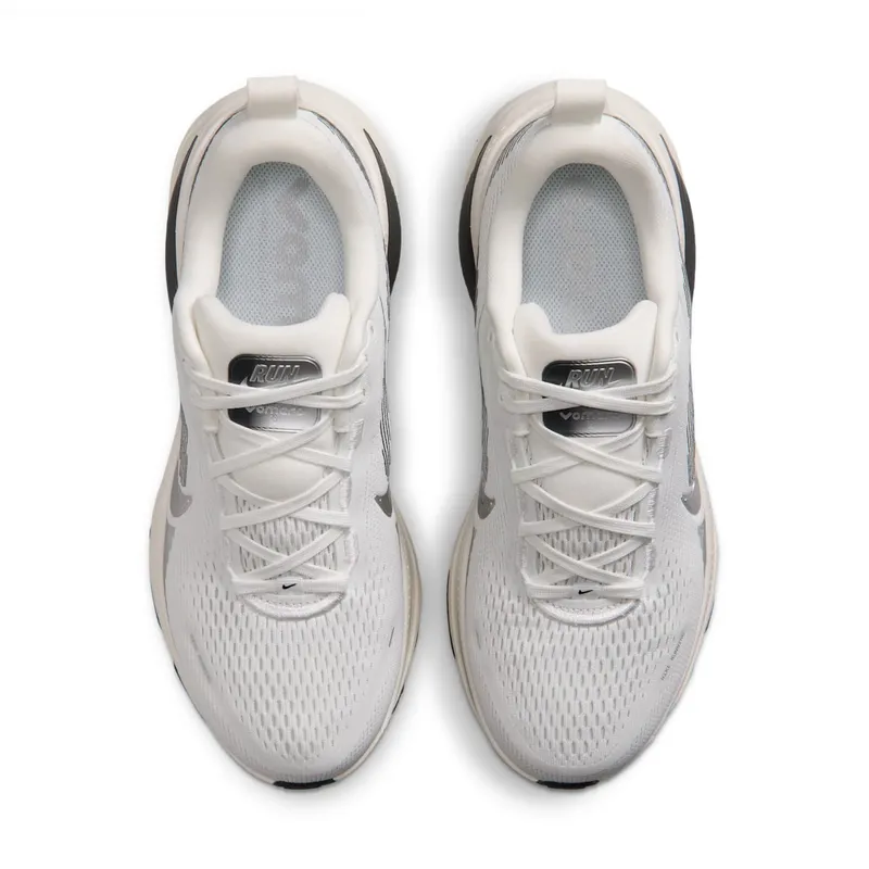 Nike Vomero 18 Summit White/Sail/Photon Dust/Metallic Silver (IO9915-101)