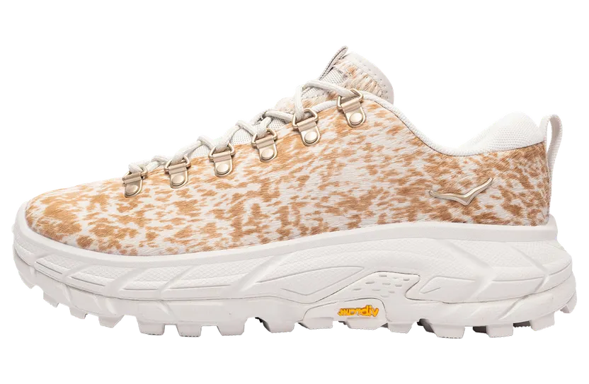 Hoka Tor Summit + “White Onyx” (1183010-WYX)