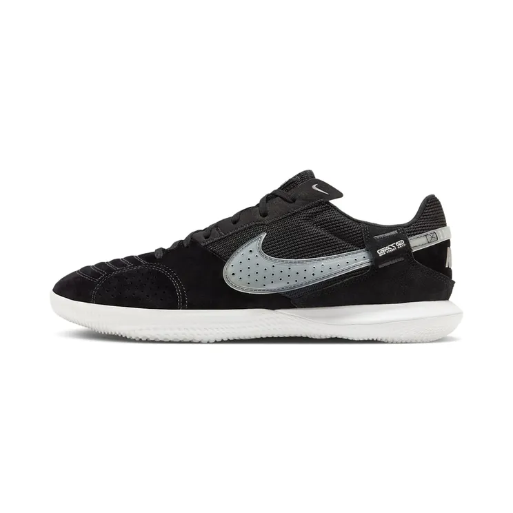 Nike Streetgato “Black / Off-Noir / Summit White” (DC8466-010)