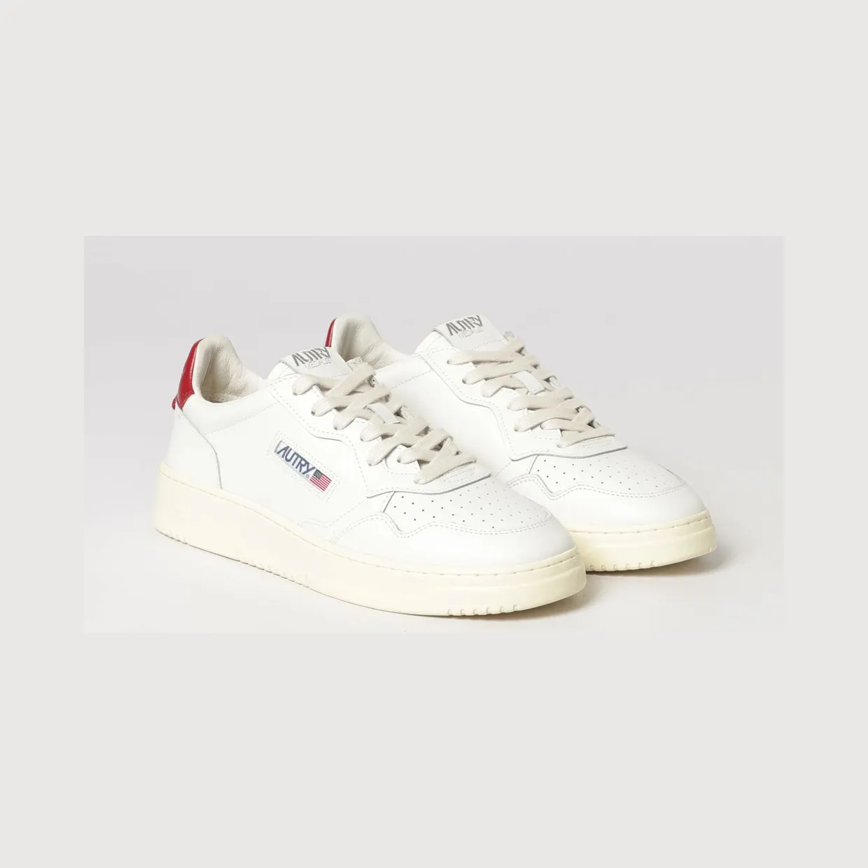 Autry Medalist Low Top Trainers in Bicolour Leather and Suede Ruby (AULMLL33)