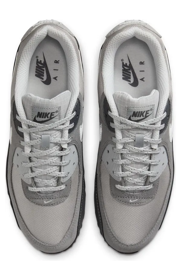 nike-air-max HQ3817-001