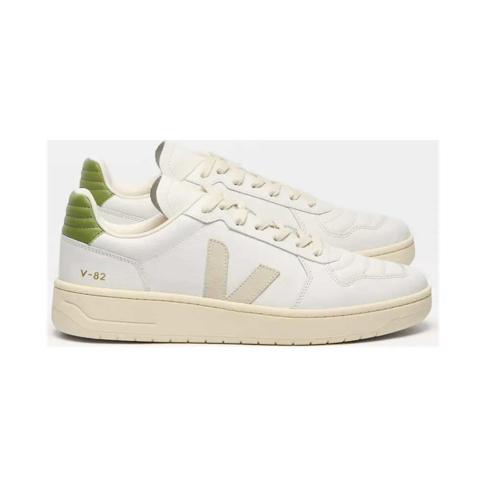 Veja V-82 LEATHER White
