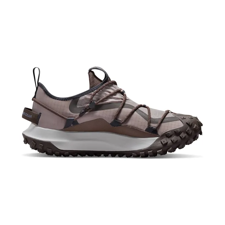 nike-acg DQ1979-001