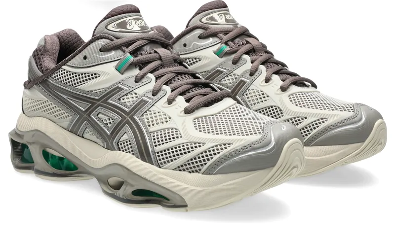 ASICS GEL-KINETIC 2.0 “Cocoa Powder / Oatmeal” (1203A678-201)