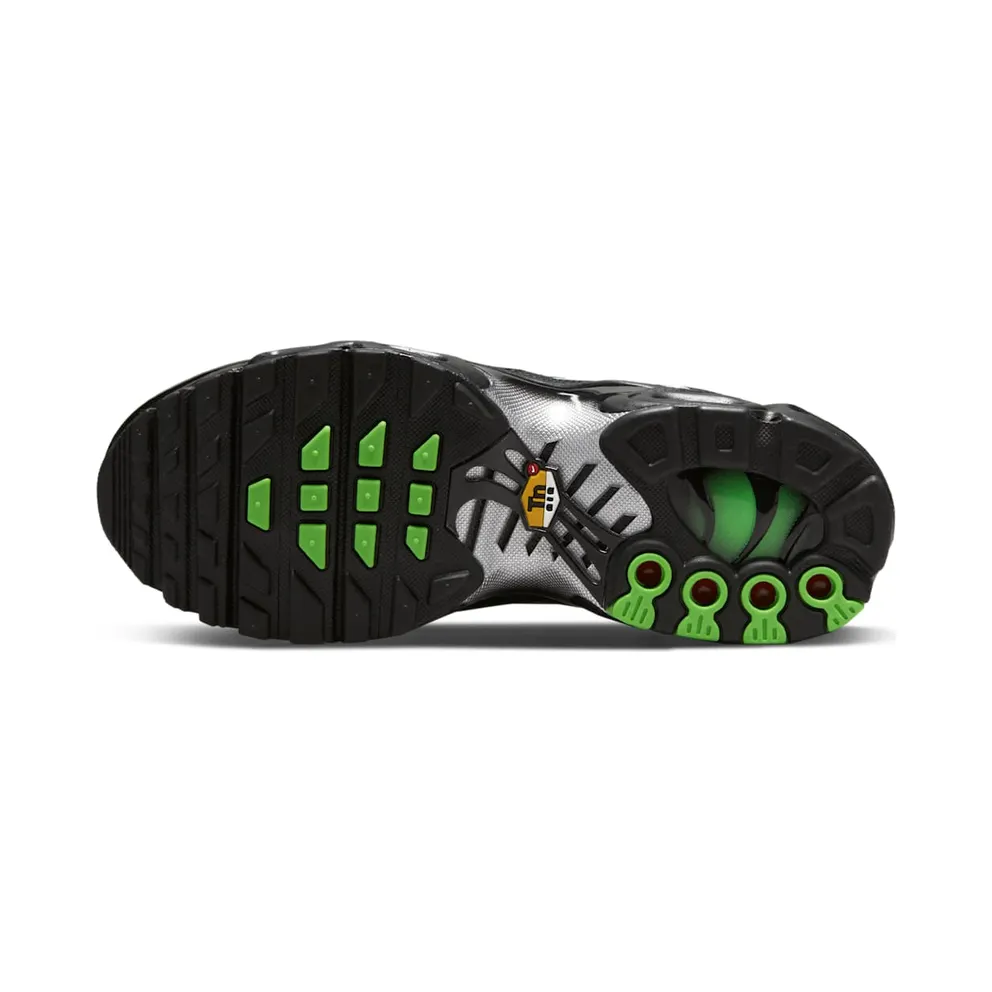 Nike Air Max Plus Older Kids’ Black (DR8002-001)